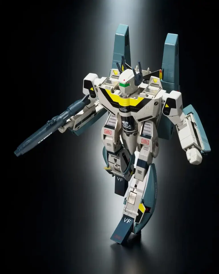 マクロス：45周年記念“原点”バルキリー復活 第2弾はVF-1S ロイ・フォッカースペシャル＋スーパーパックセット