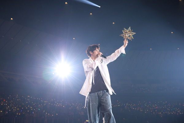 宮野真守、横浜アリーナで「with MAMO～STAR～」開催 こっちのけんと・COWCOW・神山智洋らと共演